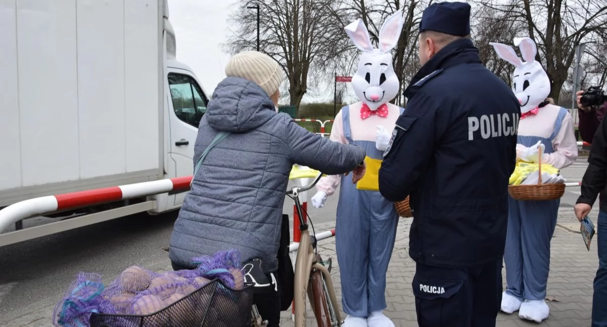 Na zdjęciu: Wspólna akcja miasta i policji, fot. Facebook/Radomsko Miasto Otwarte