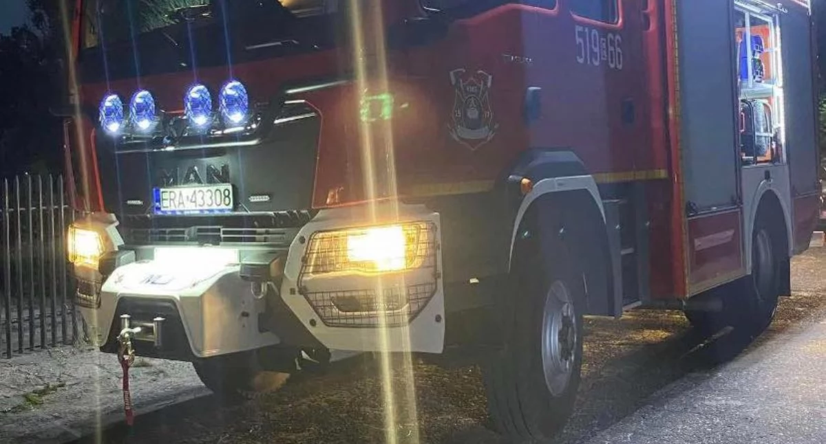 Na zdjęciu: Strażacy pomagali ratownikom, fot. Facebook/OSP Gomunice