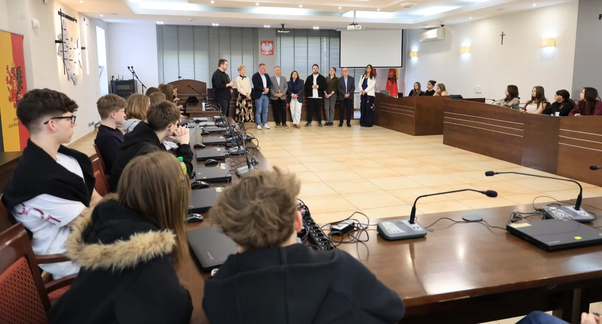 Na zdjęciu: Trwa rewizyta, fot. Facebook/Powiat Radomszczańska