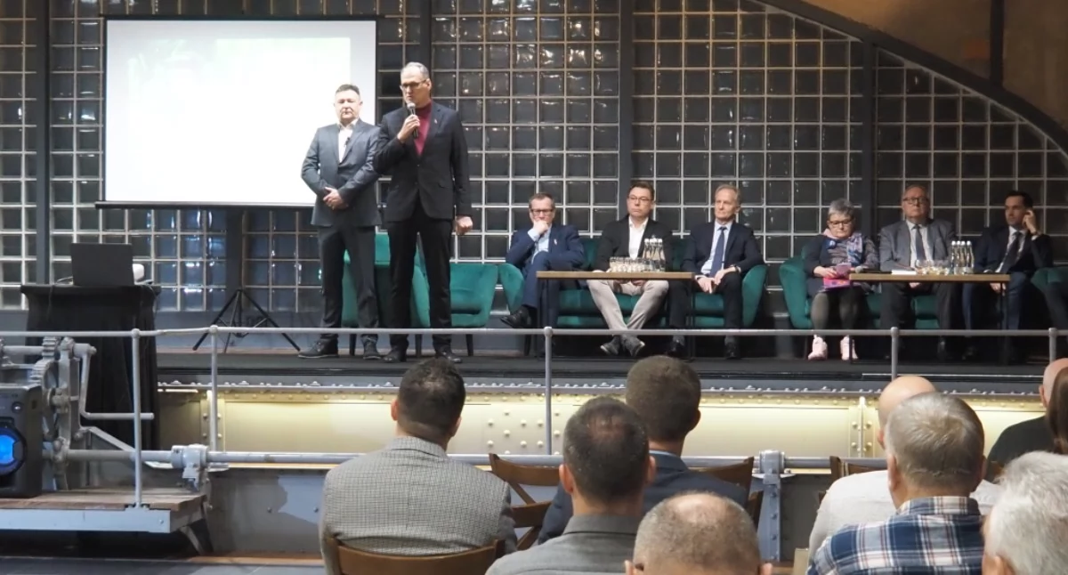 Na zdjęciu: Na spotkanie zorganizowane  przez PGK w styczniu 2025 przyszło zaledwie 50 osób. Niektórzy z  ekspertów w trakcie... usnęli