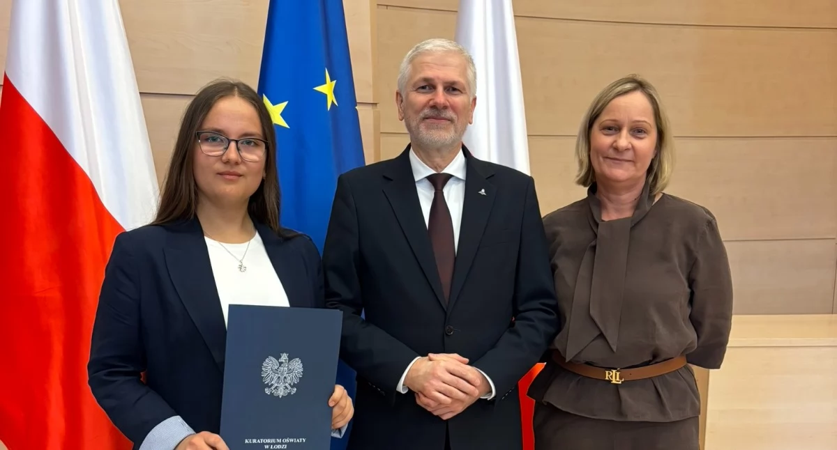 Na zdjęciu: Podczas uroczystej gali nagrodzono Kamilę Kaczmarek, fot. PSP w Strzelcach Małych