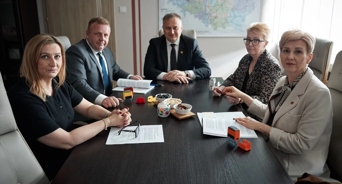 Na zdjęciu: Umowę podpisano w Łodzi, fot. Urząd Marszałkowski