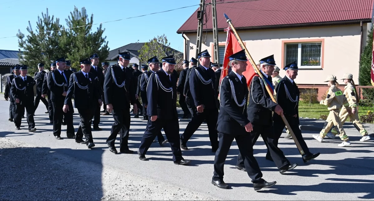 Na zdjęciu: Strażacy świętowali 100-lecie jednostki, fot. Facebook/Powiat Radomszczański