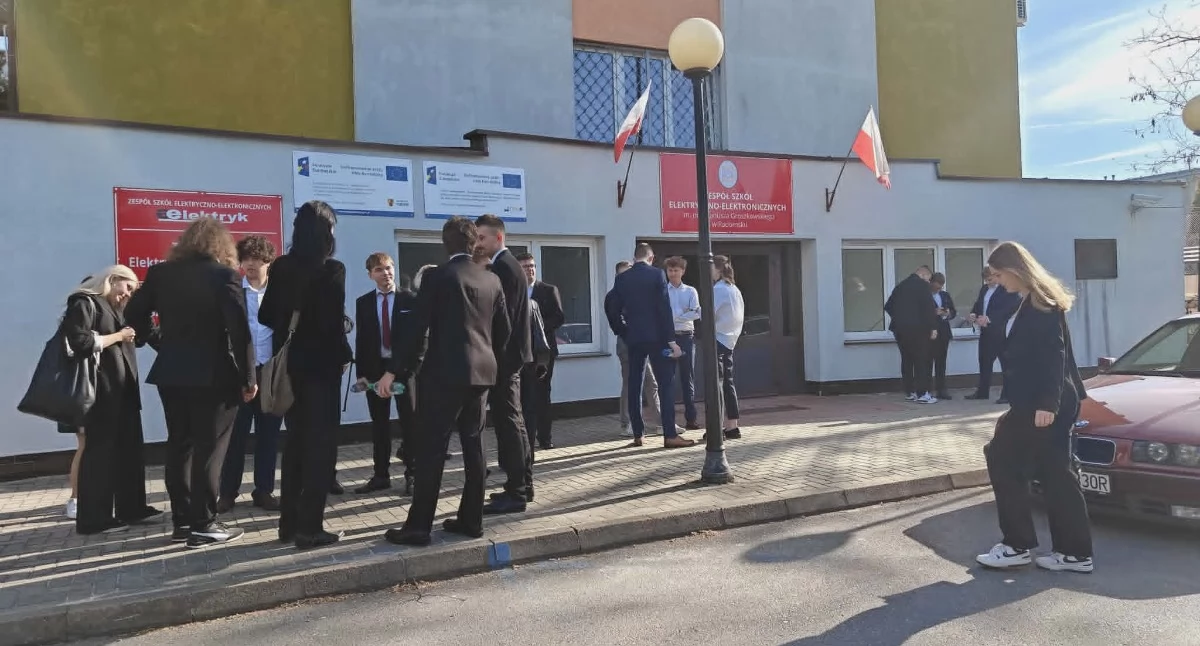 Na zdjęciu: Tegoroczni maturzyści w Elektryku, fot. WC