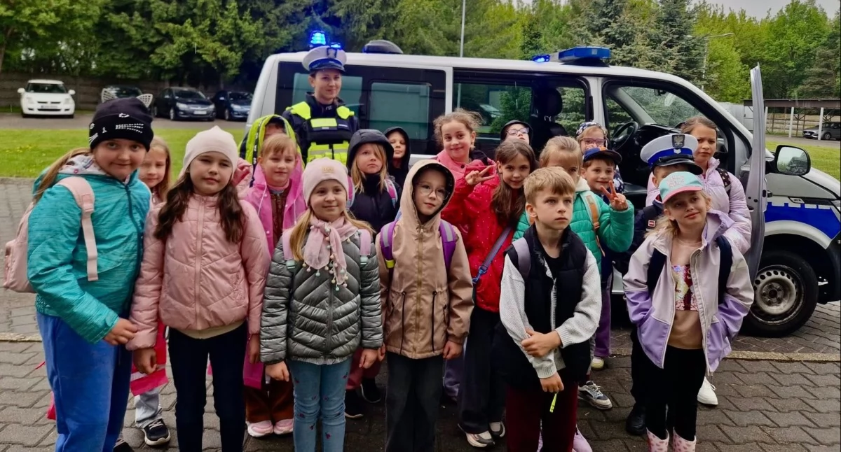 Na zdjęciu: Dzieci poznały pracę policjantów, fot. Facebook/KPP Radomsko