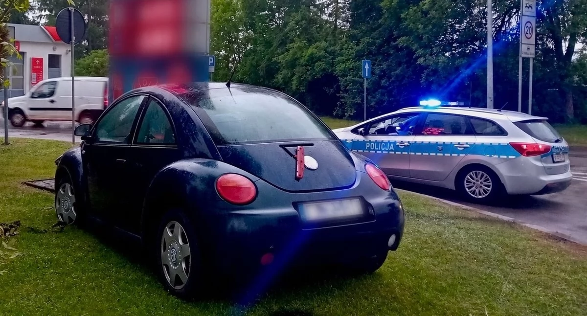 Na zdjęciu: Kobieta uciekała pieszo, fot. KPP Radomsko