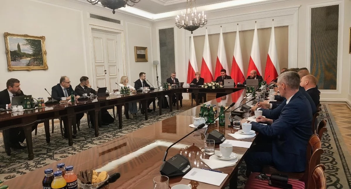 Na zdjęciu: Posiedzenie zespołu ds. finansowania samorządów, fot. Facebook/Radomsko Miasto Otwarte