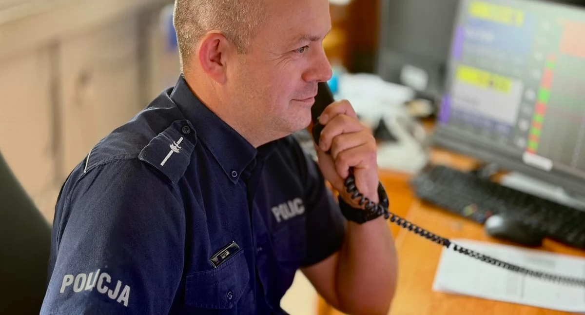 Na zdjęciu: Dyżurny rozmawiał z 44-latkiem, fot. KPP Radomsko