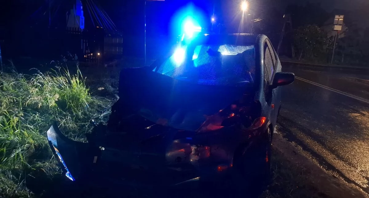 Kolizja na feralnym skrzyżowaniu w Okrajszowie. 25-latek nie ustąpił pierwszeństwa przejazdu 