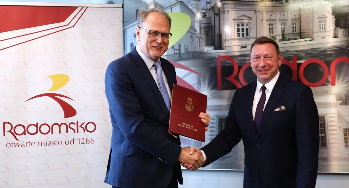 Na zdjęciu: Umowę podpisano w czwartek, fot. Facebook/Radomsko Miasto Otwarte