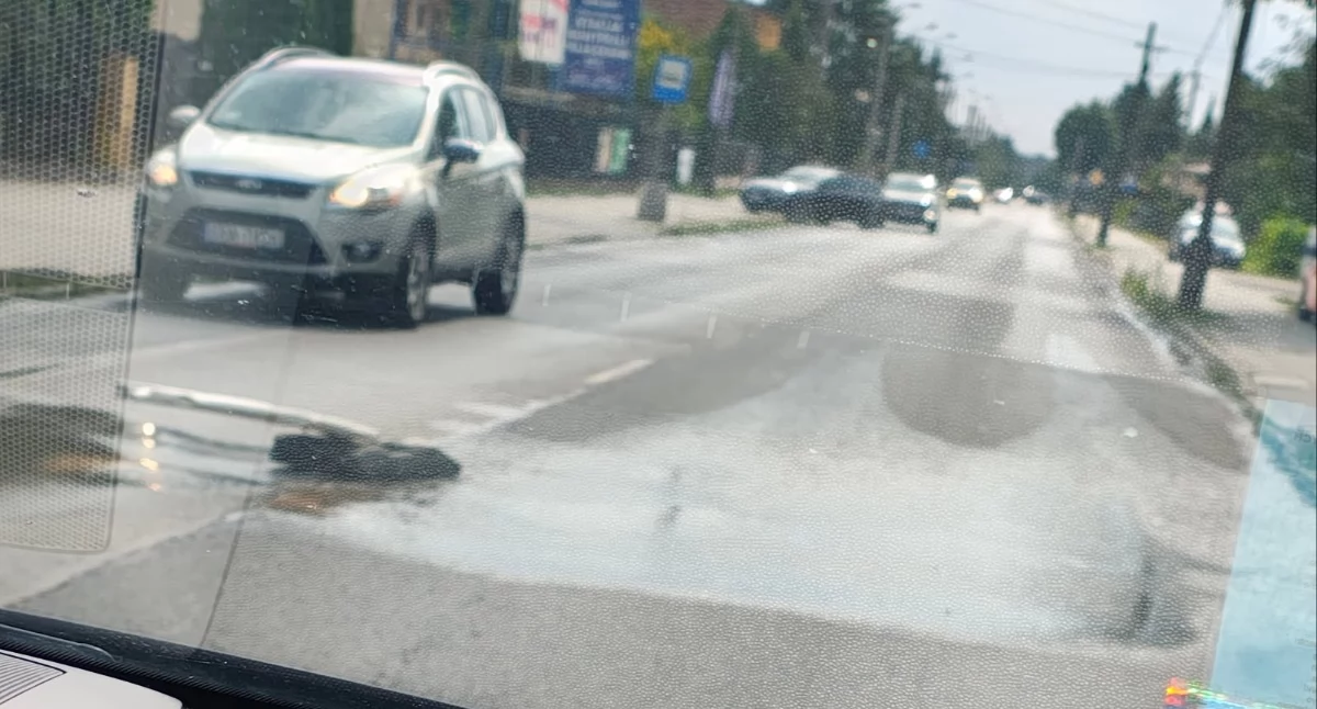 Na zdjęciu: Awaria przyłącza w ulicy Przedborskiej 