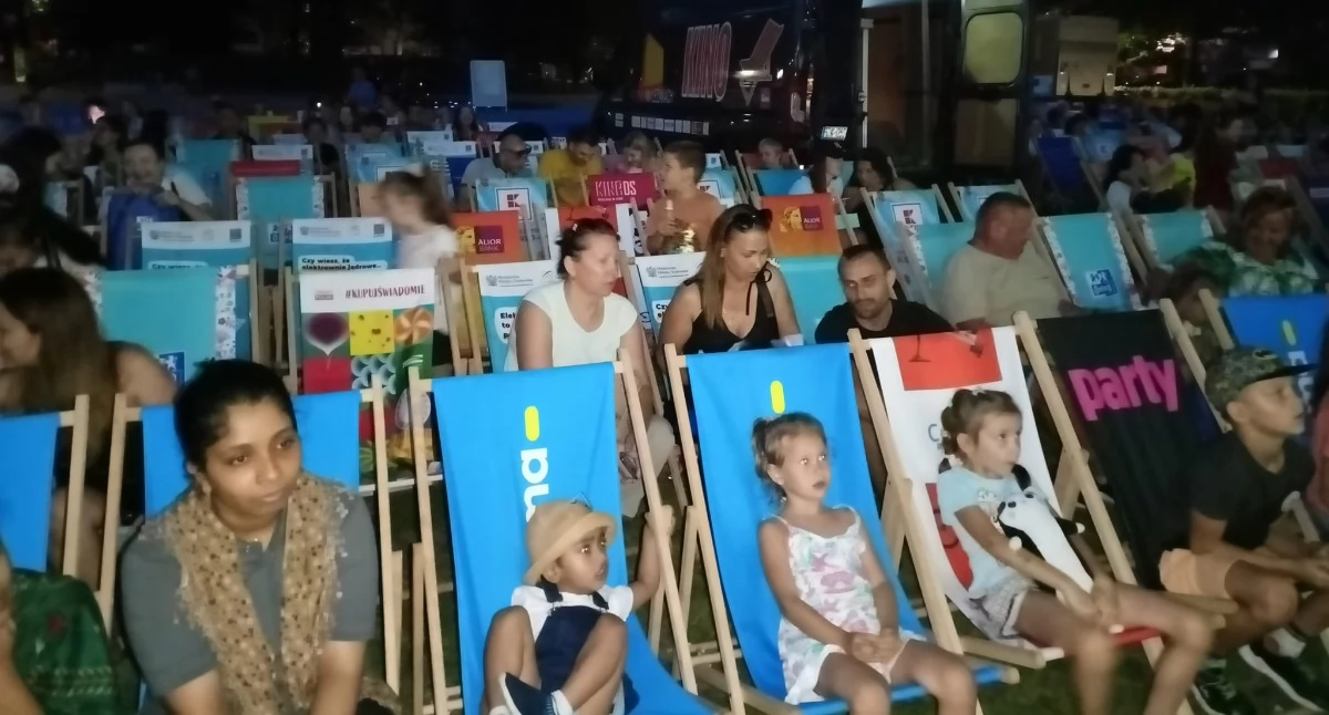 Na zdjęciu: MDK zaprasza na seans w plenerze, fot. Facebook/MDK Radomsko