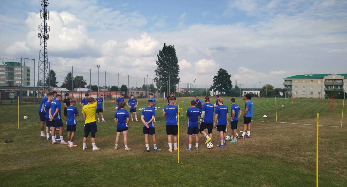 Na zdjęciu: Piłkarze RKS-u trenują, fot. Facebook/RKS Radomsko