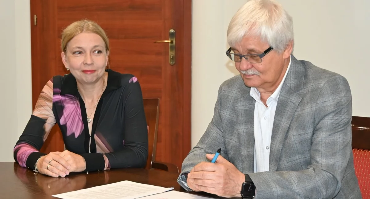 Na zdjęciu: Dyrektor Jerzy Skwira otrzyma nagrode roczną, fot. Facebook/Powiat Radomszczański