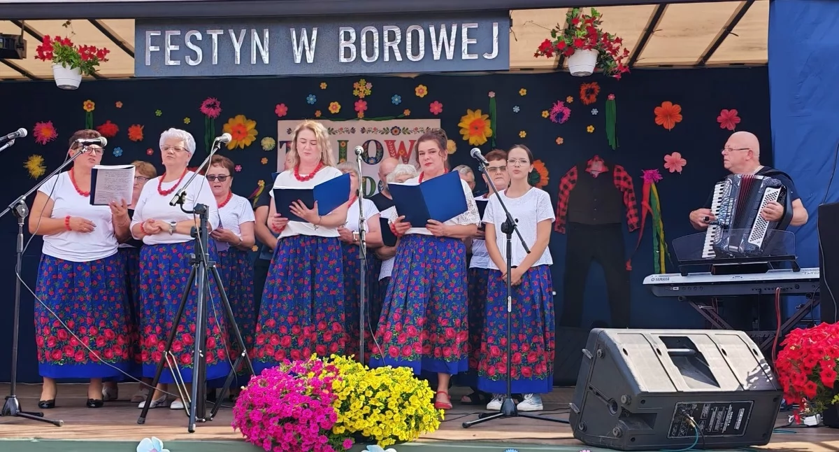 Na zdjęciu: Muzyki na scenie nie brakowało, fot. Facebook/Powiat Radomszczański