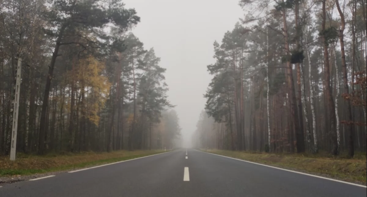 Na zdjęciu: Na takich odcinkach trzeba szczególnie uważać, fot. ilustracyjne