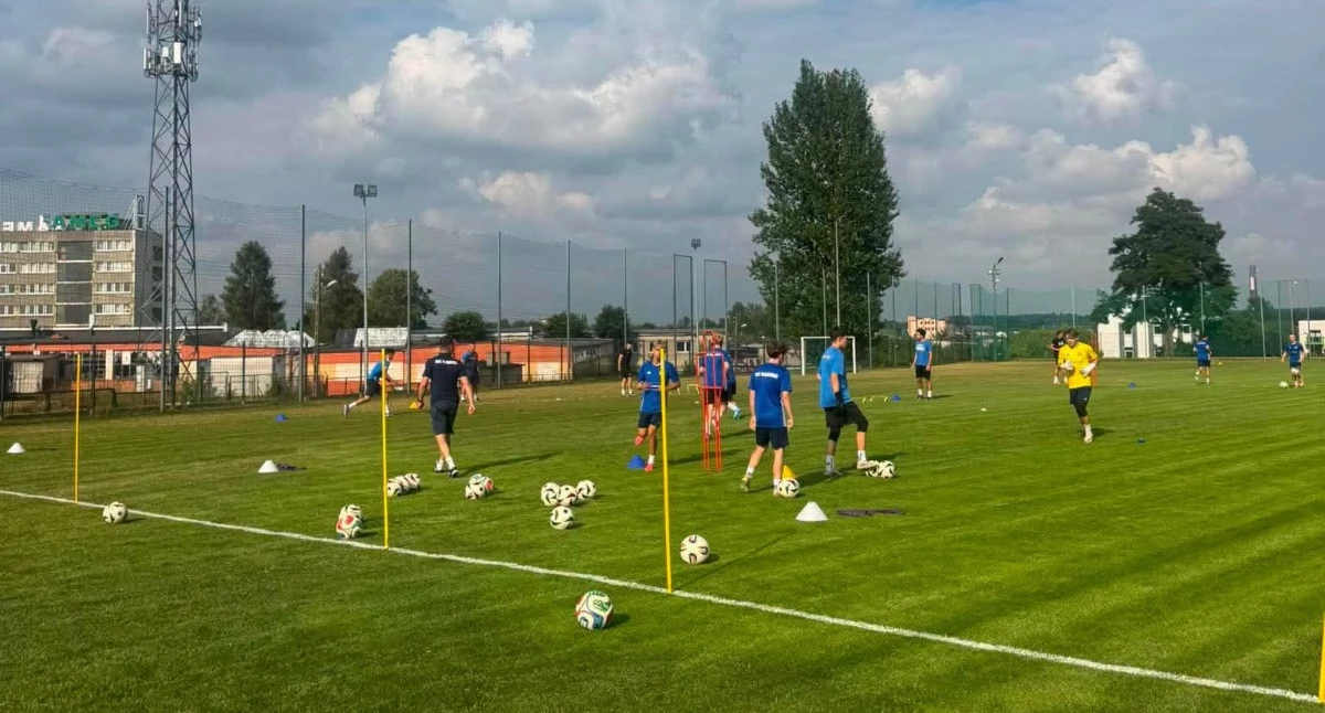 Na zdjęciu drużyna RKS na treningu