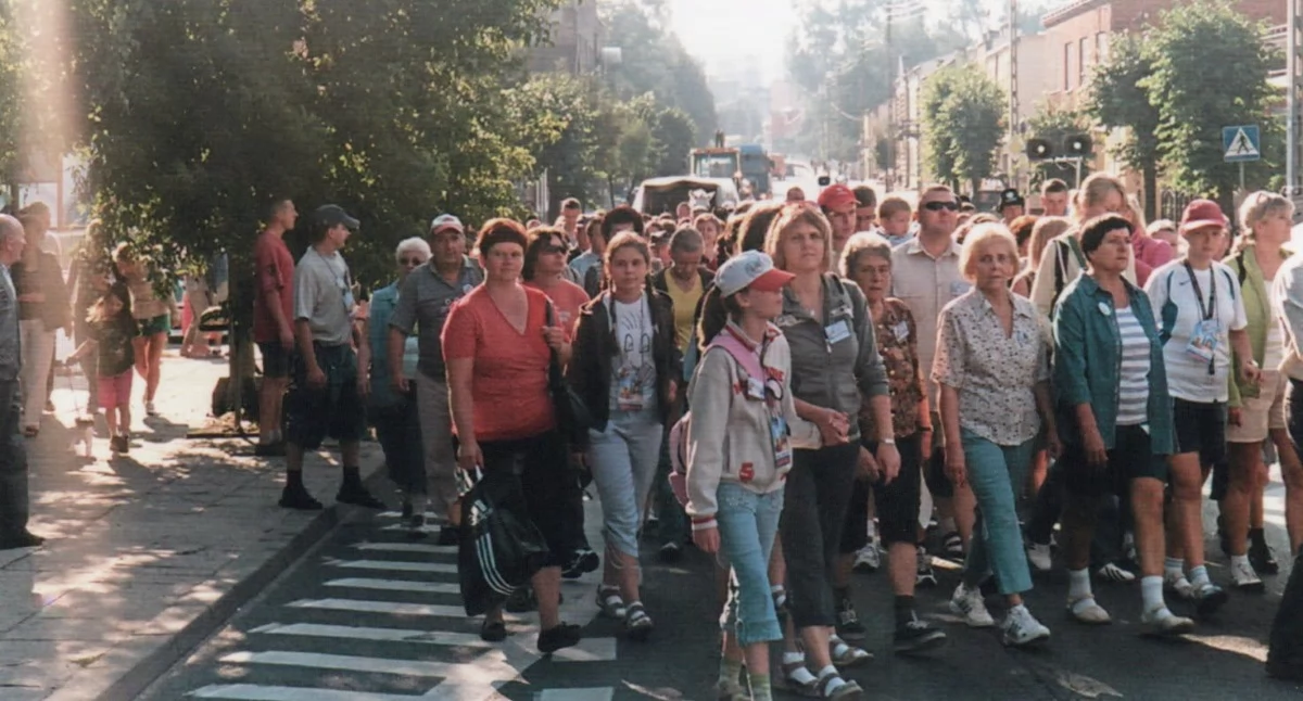 Na zdjęciu: 22 sierpnia 2008 roku wyjście pieszej pielgrzymki z Przedborza, fot. Facebook/Muzeum Ludowe w Przedborzu 