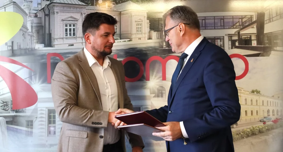 Na zdjęciu: Umowę podpisano we wtorek, fot. Facebook/Radomsko Miasto Otwarte