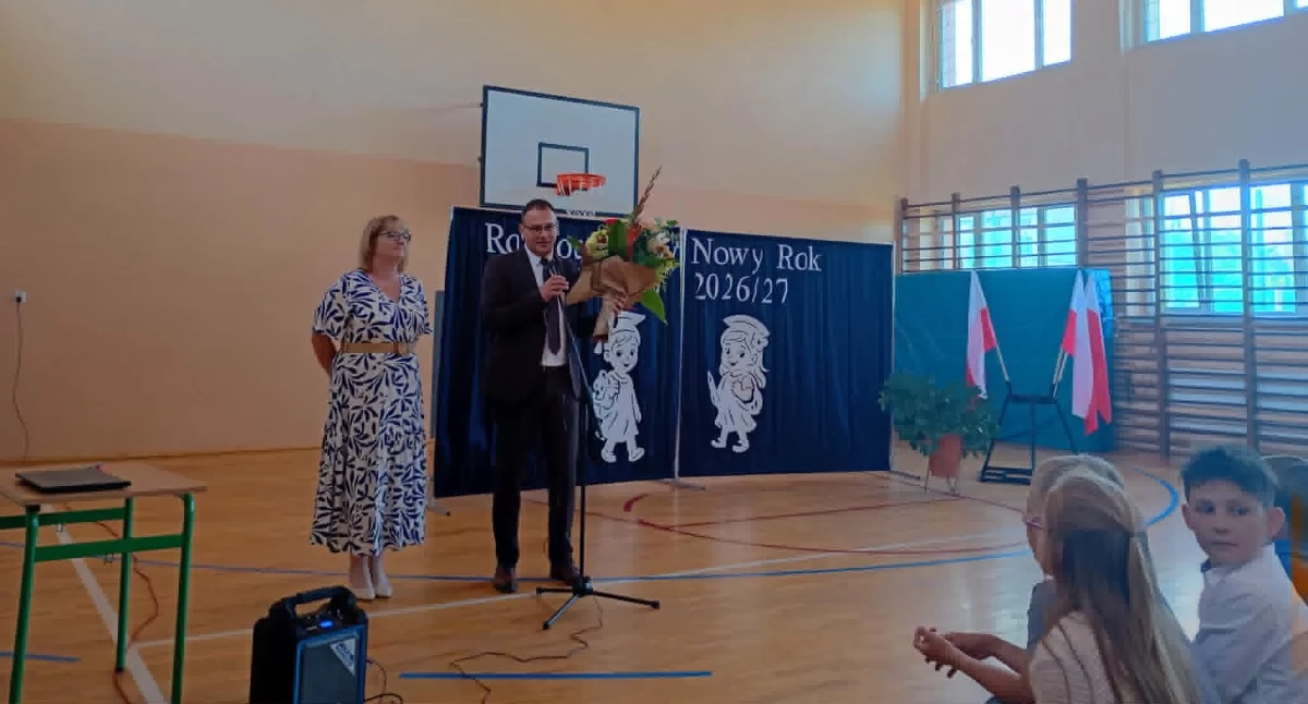 Na zdjęciu: Karolina Molka nową dyrektorką szkoły w Woli Blakowej, fot. Facebook/PSP w  Woli Blakowej