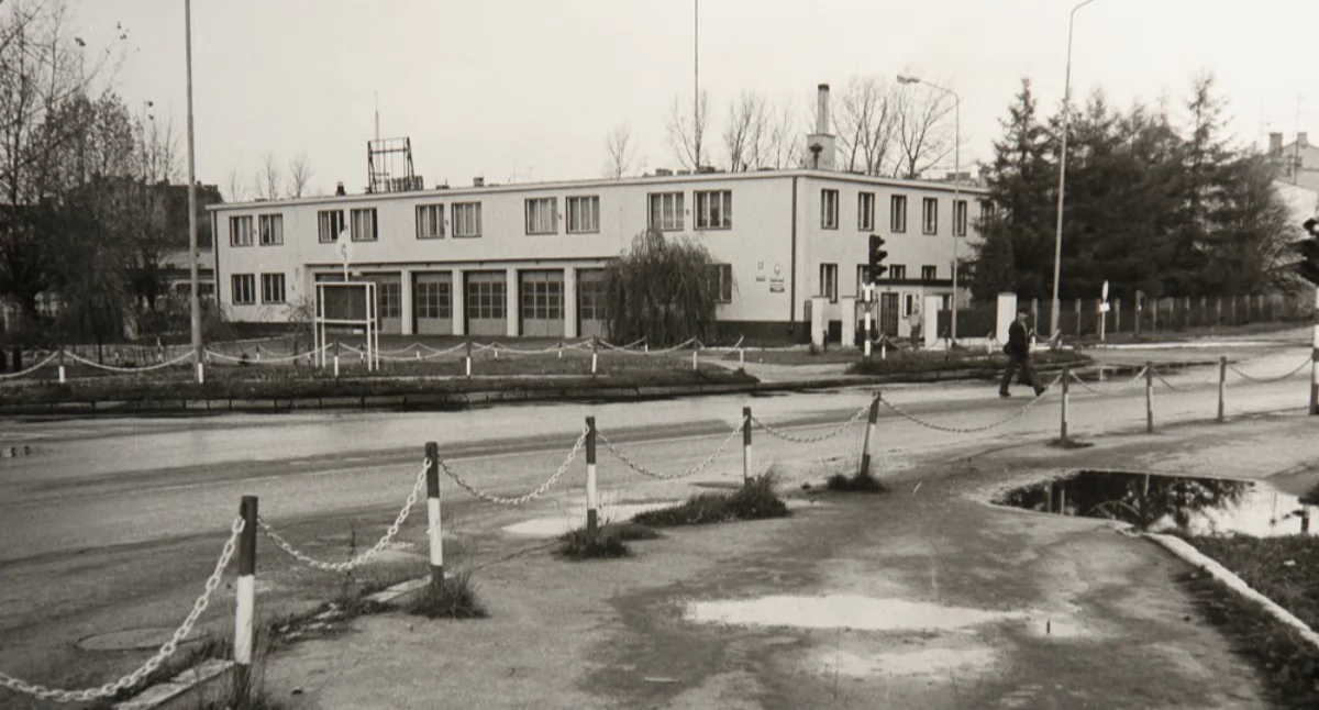 Na zdjęciu: Widok na Straż Pożarną rok 1989