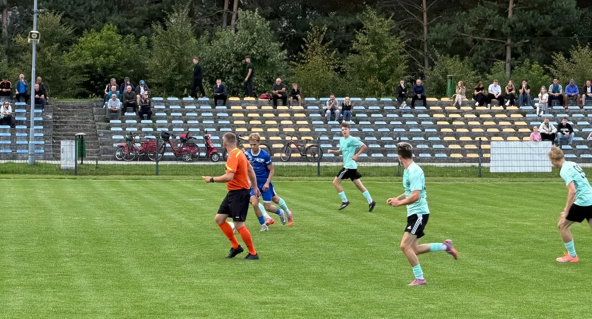 Na zdjęciu: Piłkarze Świtu wygrali pewnie i wysoko