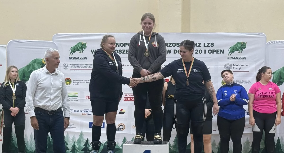 Na zdjęciu: Sztangiści stawali na podium zawodów