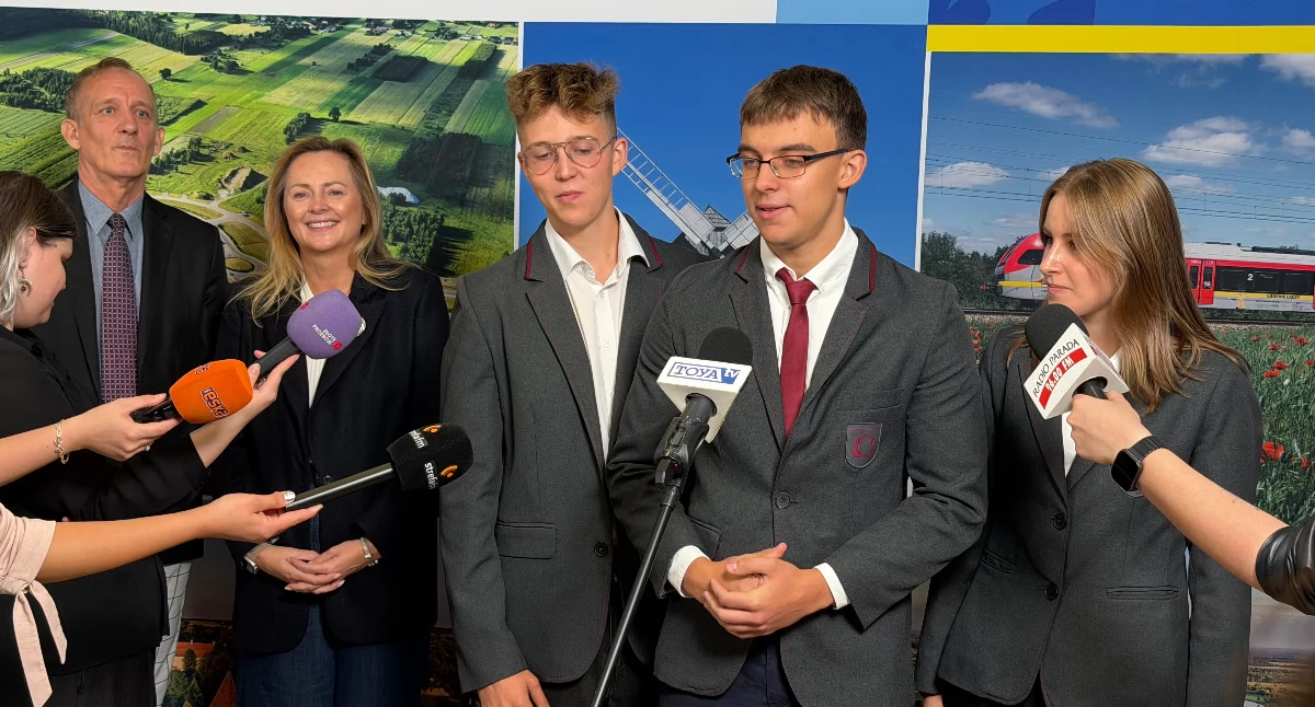 Na zdjęciu konferencja prasowa w łódzkim urzędzie marszałkowskim