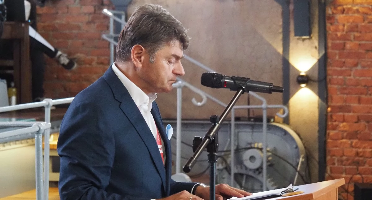 Na zdjęciu: Forum otworzył obecny prezes Andrzej Kędra