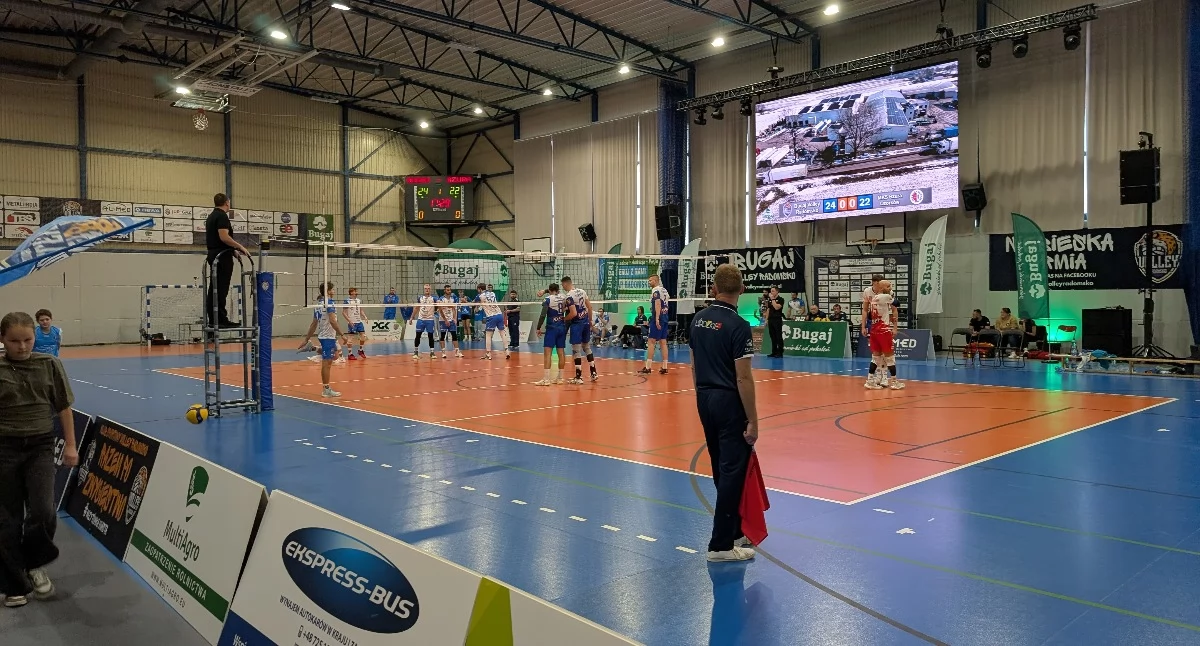 Na zdjęciu: W miejskiej hali pojawił się telebim i nagłośnienie
