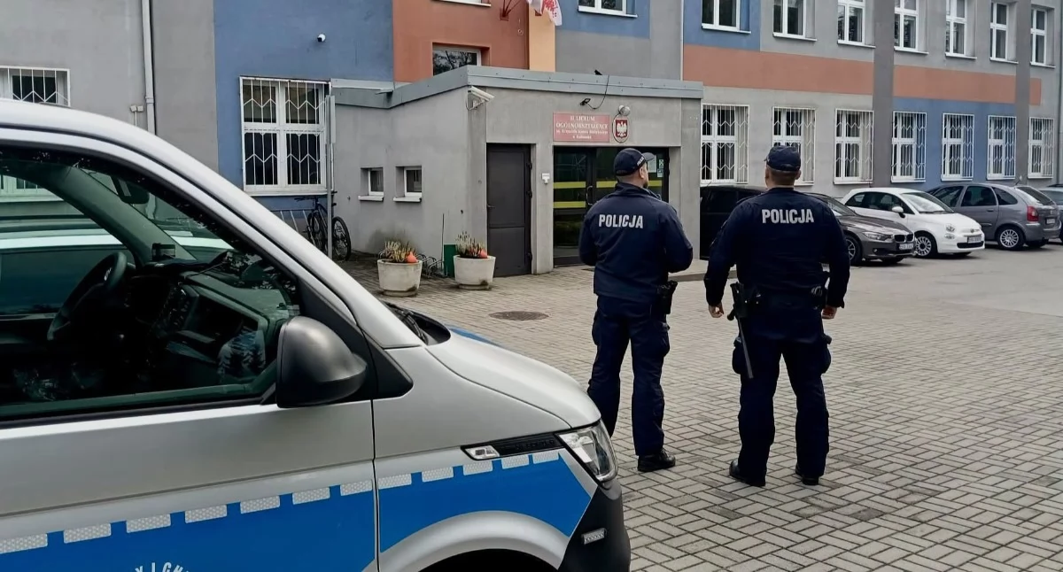 Na zdjęciu: Policjanci byli dzisiaj w radomszczańskich szkołach