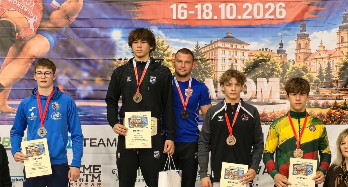 Na zdjęciu: Radomszczanin na najwyższym stopniu podium