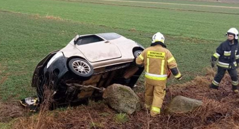 Kierujący oddalił się od miejsca zdarzenia. Policja 