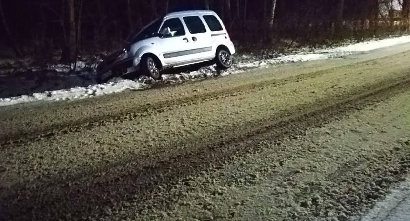 Na zdjęciu droga powiatowa w gminie Dobryszyce./Fot. Spotted:Blok Dobryszyce