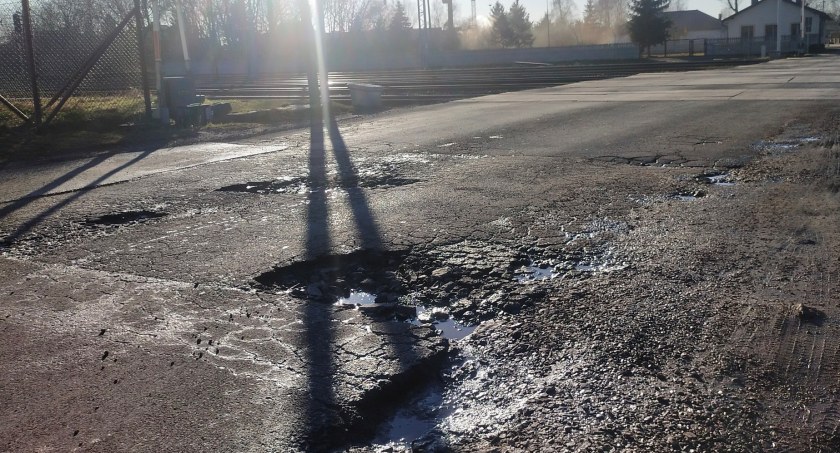 Na zdjęciu ul. Kraszewskiego i przejazd kolejowy. Fot. Kamil Bugdal - Radny/facebook