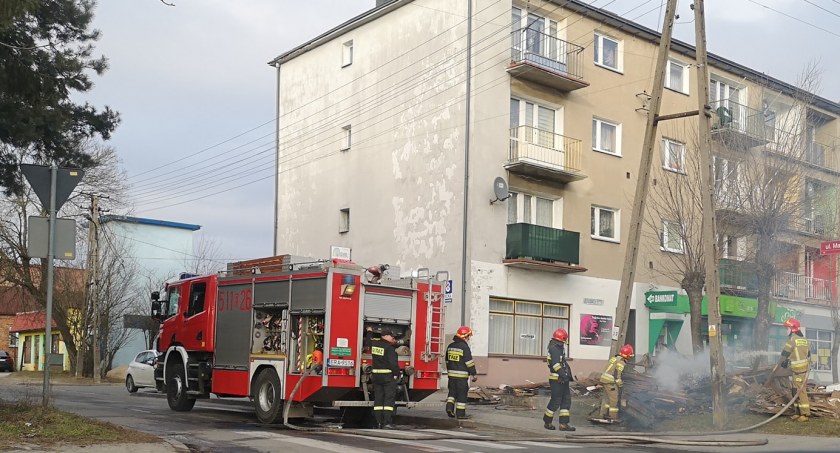 Na zdjęciu akcja gaśnicza strażaków z KP PSP. Fot. Katarzyna Wróblewska
