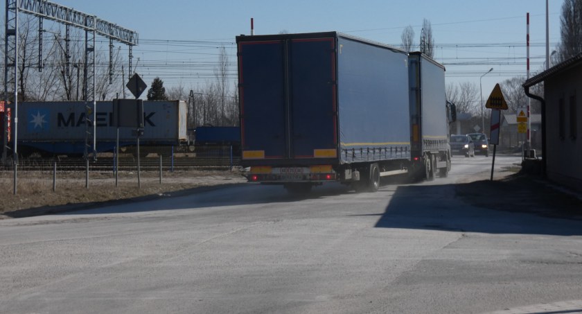 Zdj. Skrzyżowanie Młodzowskiej i Dolnej z Kraszewskiego w czwartek 24 marca