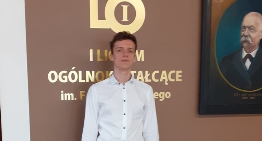 Na zdjęciu: Aleksander Gloc, stypendysta. Fot. I LO w Radomsku. 