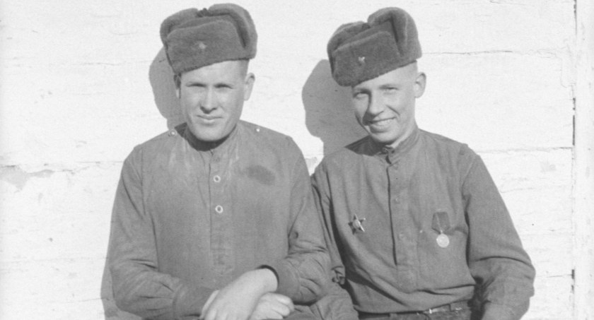 Na zdjęciach rosyjscy żołnierze w Radomsku w 1945 roku - fot. archiwum