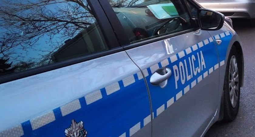 Na zdjęciu radiowóz radomszczańskiej policji - ilustracyjne