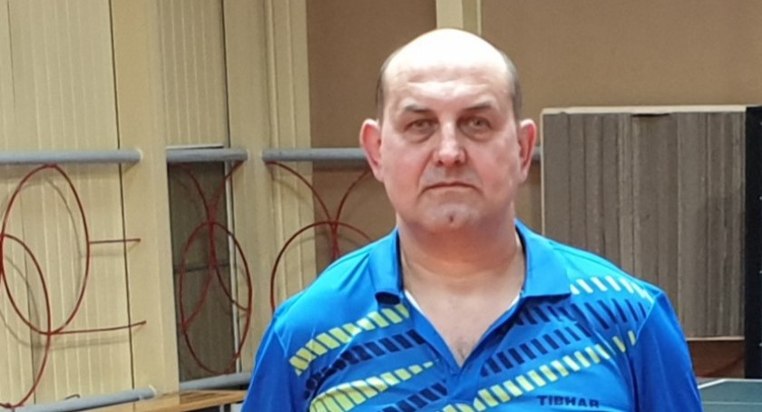 Na zdjęciu Andrzej Pukacz, najskuteczniejszy tenisista stołowy V ligi, zawodnik RTS Sokół