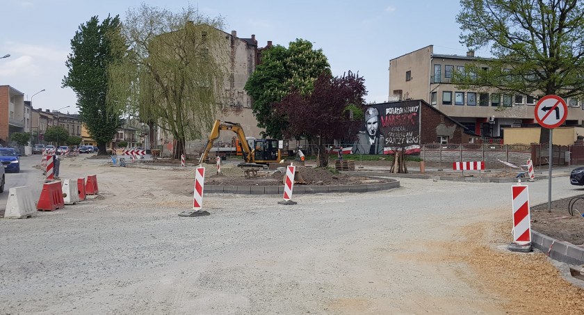 Na zdjęciu przebudowywana ulica Żeromskiego - fot. UM Radomsko/Facebook
