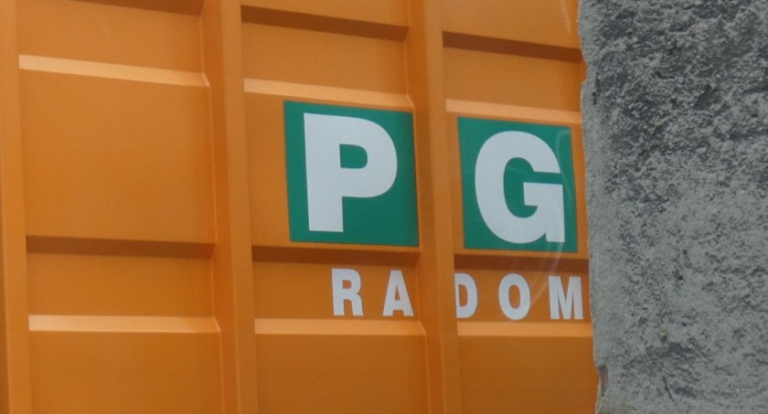 Na zdjęciu logo PGK. 