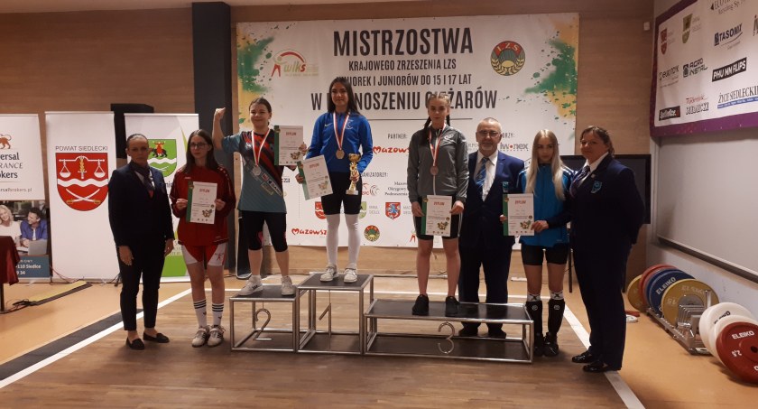 Na zdjęciu nasi sztangiści, którzy w sumie zdobyli 7 medali