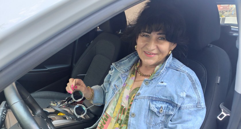 Na zdjęciu Agata Szablewska-Osumek, która zdecydowała się na auto elektryczne