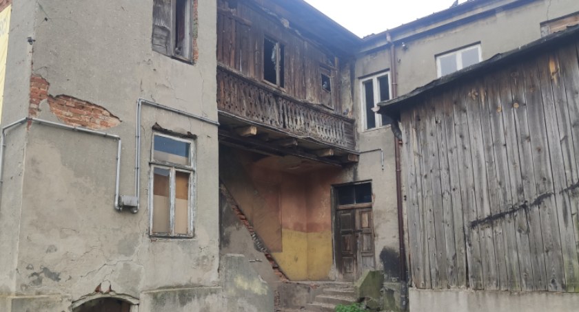 Na zdjęciu: dawny dom cadyka. Fot. Janusz Kucharski. 
