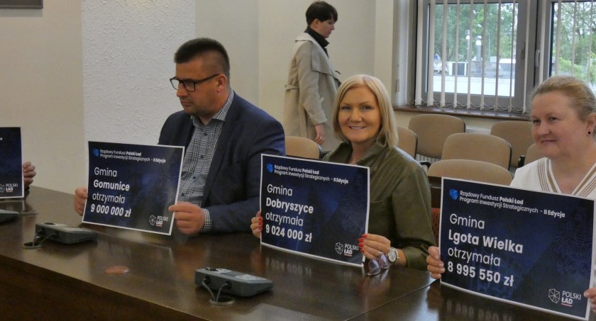 Na zdjęciu konferencja w starostwie, podczas której informowano o milionach z Polskiego Ładu 