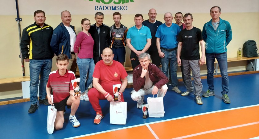 Na zdjęciu tenisiści, którzy bralu udział w rozgrywkach