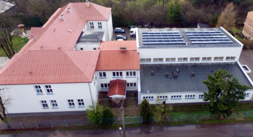 Na zdjęciu: Publiczna Szkoła Podstawowa w Gidlach. Fot. PSP w Gidlach, 