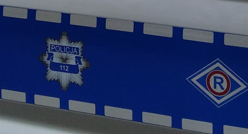 Na zdjęciu: radiowóz drogówki. 